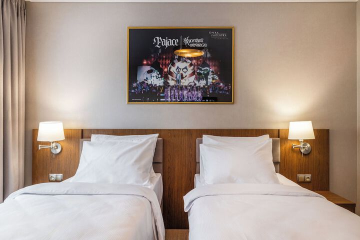 Room 8 of 24