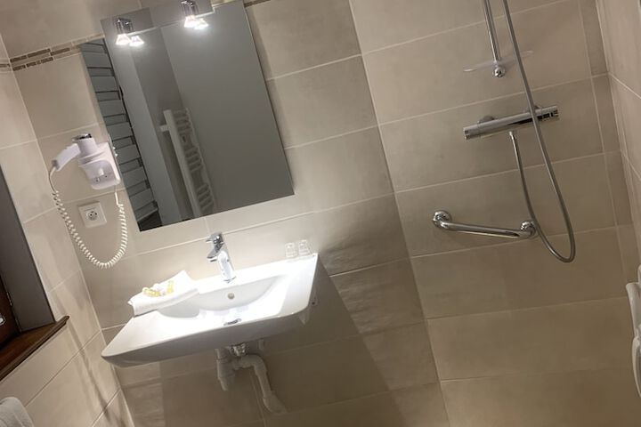 Room 20 of 36