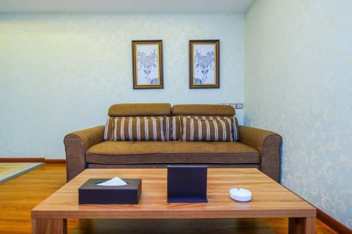 Room 3 of 17