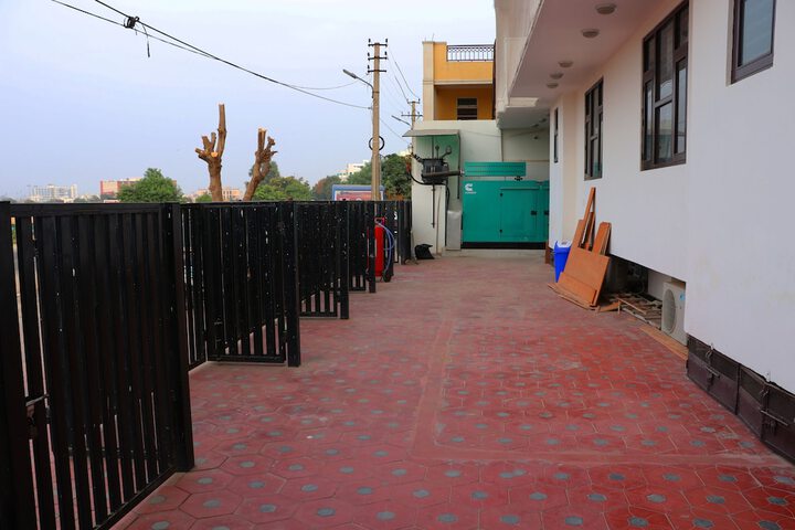 Property Grounds 28 of 28