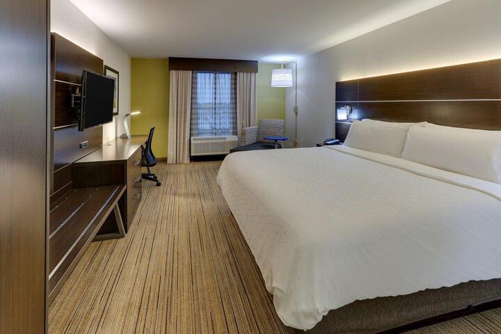 Standard | King Bed (7 of 30)