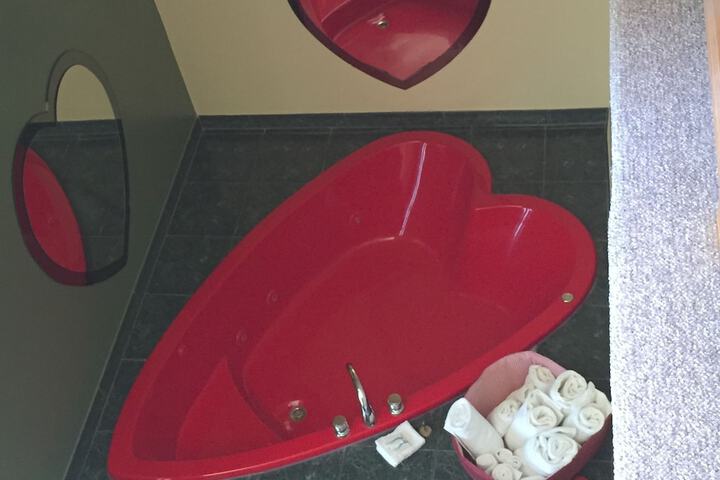Hot Tub 39 of 75