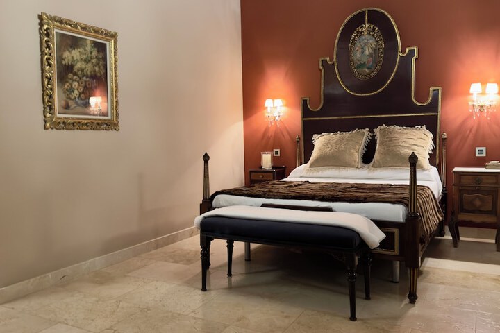 Room 2 of 21