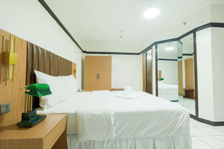 Room 17 of 62