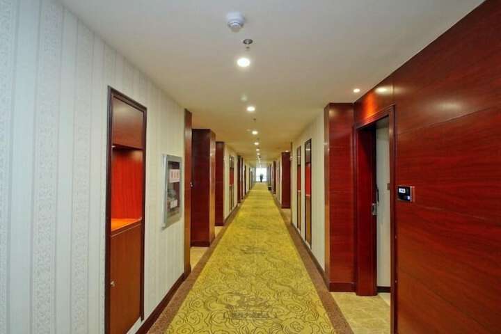 Ballroom/Hall 47 of 52