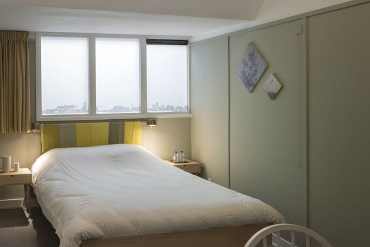 Room 10 of 46
