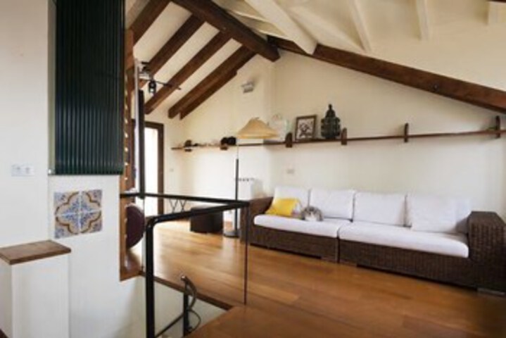 Room 7 of 23
