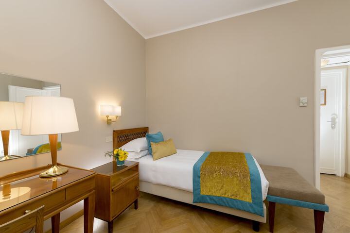 Room 65 of 161