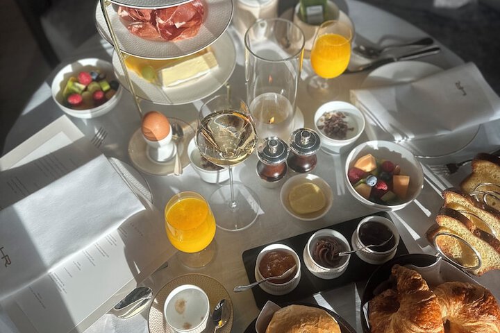 Breakfast meal