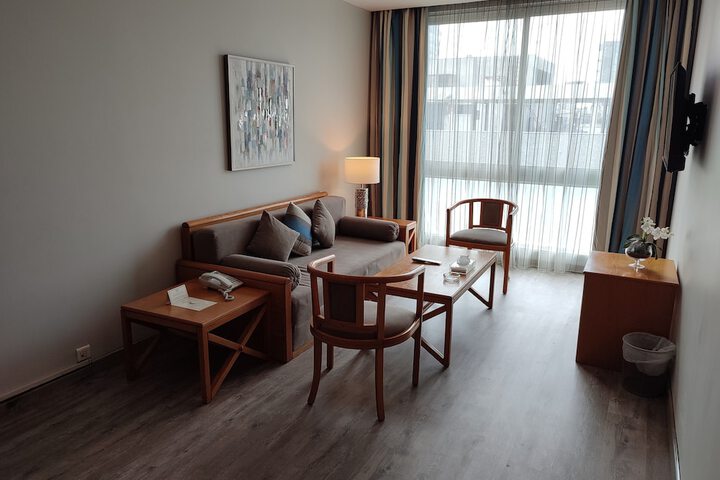 Room 62 of 99