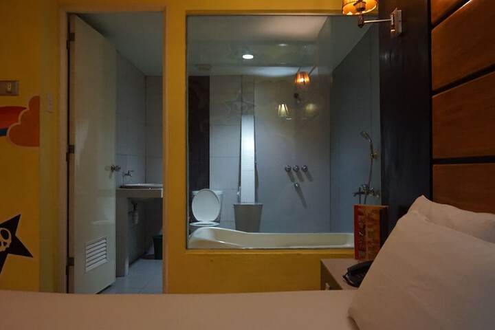 Room 14 of 27