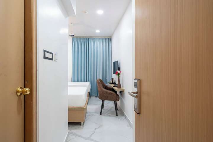 Room 12 of 47