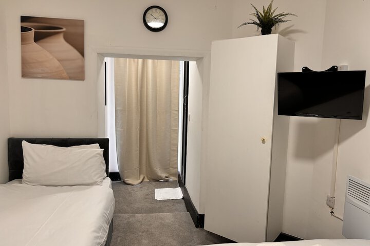 Room 21 of 27