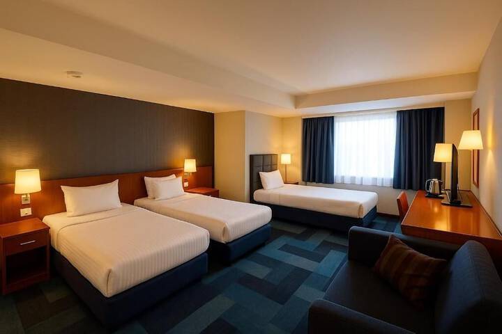 Room 5 of 34