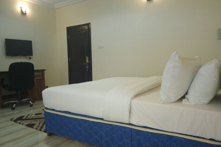Room 16 of 32