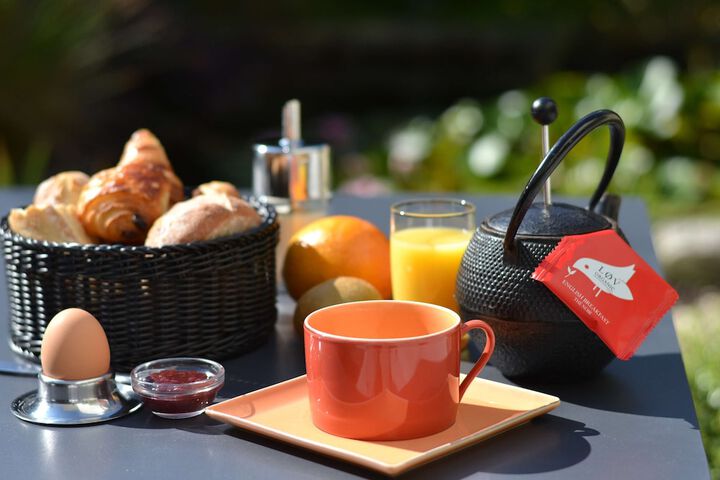 Breakfast/Coffee Service 28 of 34