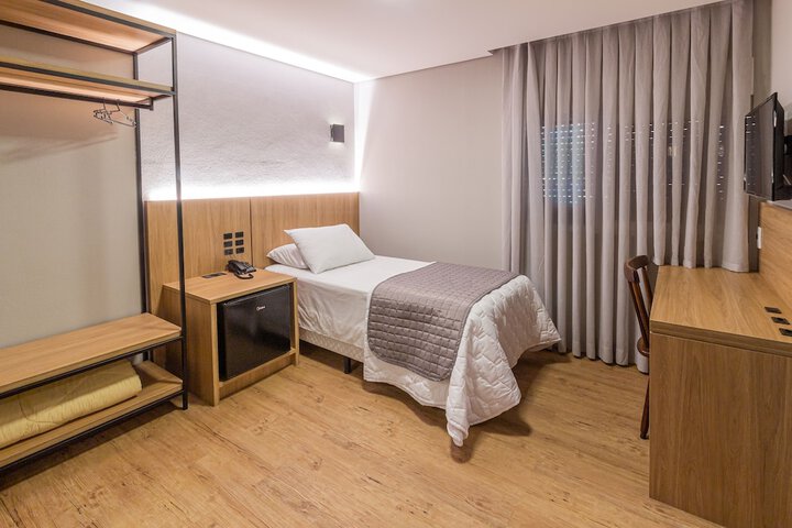 Room 14 of 40
