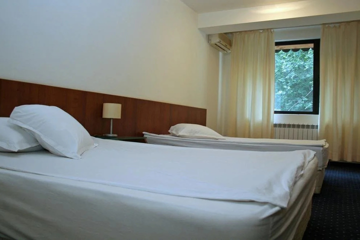 Room 5 of 13