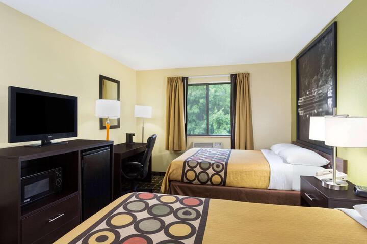 2 Double Beds (1 of 6)