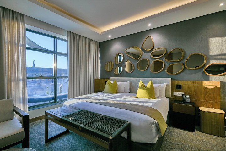 Room 32 of 171