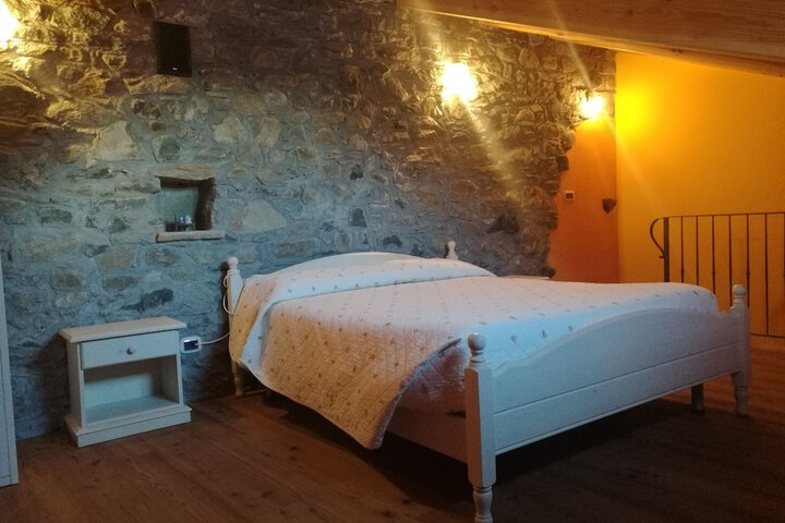 Room 4 of 98