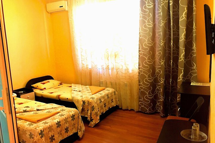 Room 22 of 49