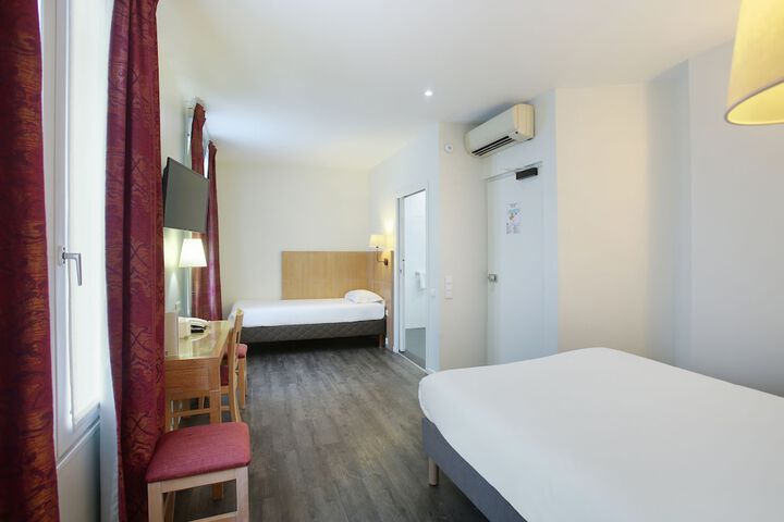 Room 6 of 28