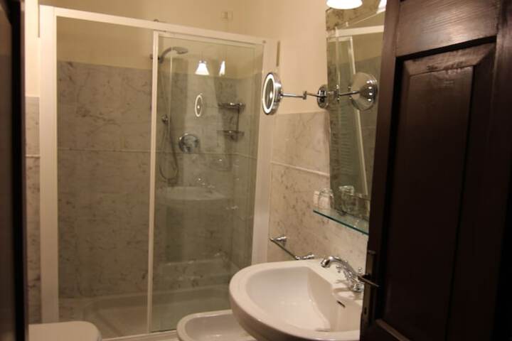 Room 95 of 175