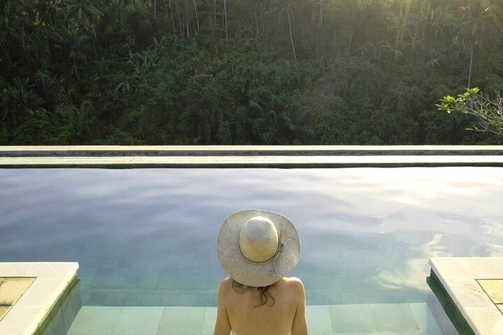 Hotel Pool