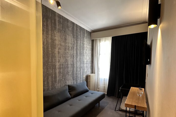 Room 133 of 221