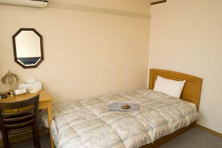 Room 7 of 29