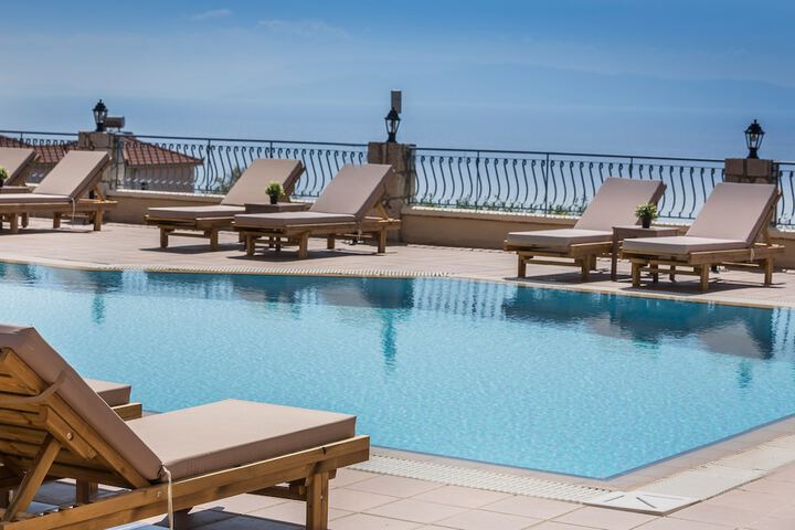 Pool 40 of 60