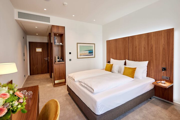 Room 10 of 50