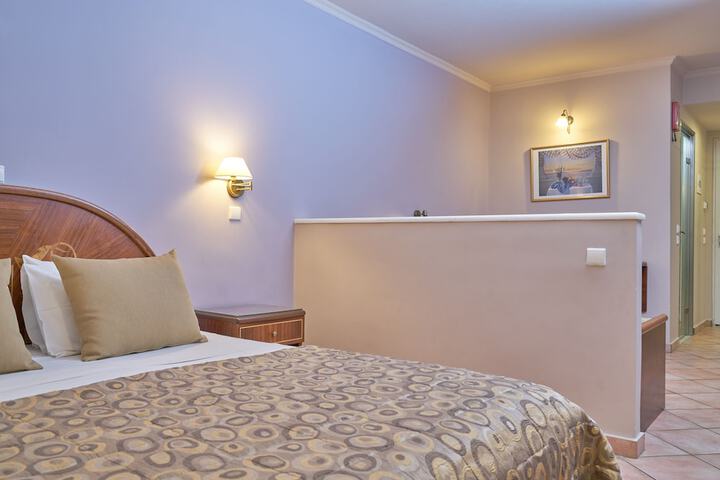 Room 7 of 43
