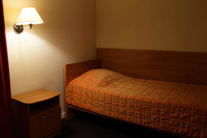 Room 2 of 10