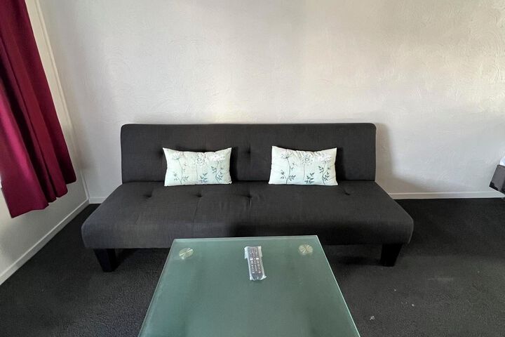 Room 21 of 36