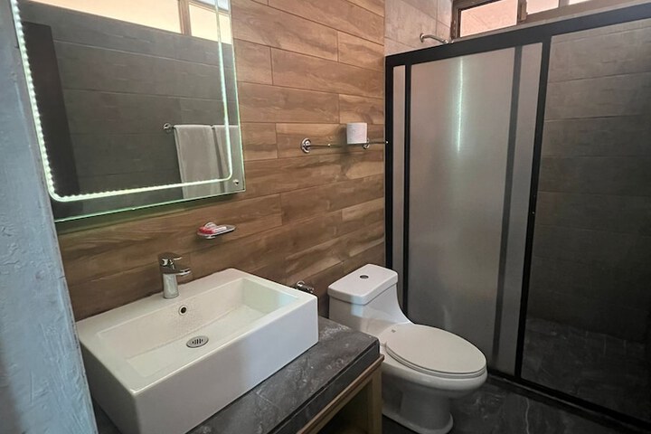 Room 80 of 96