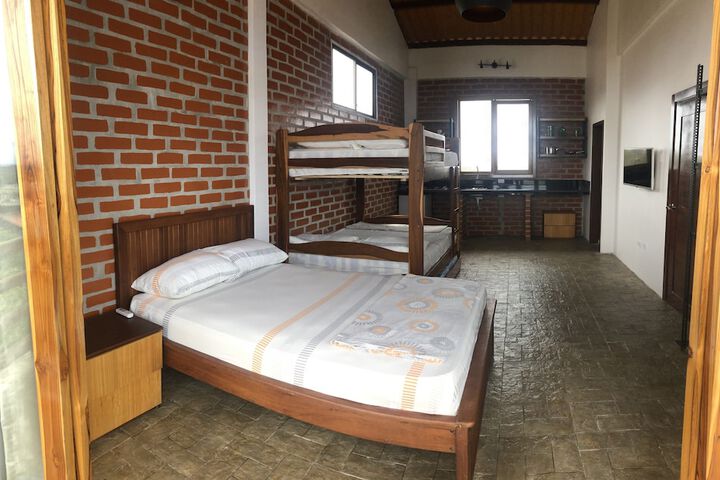 Room 10 of 75