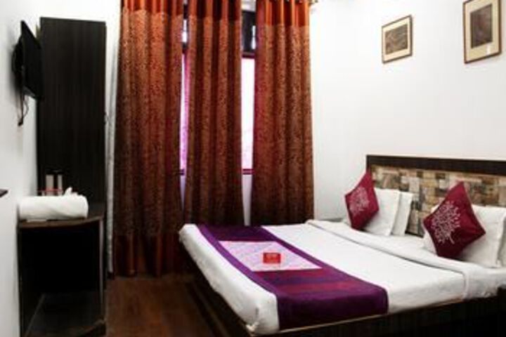 OYO Premium Nainital Mall Road 2