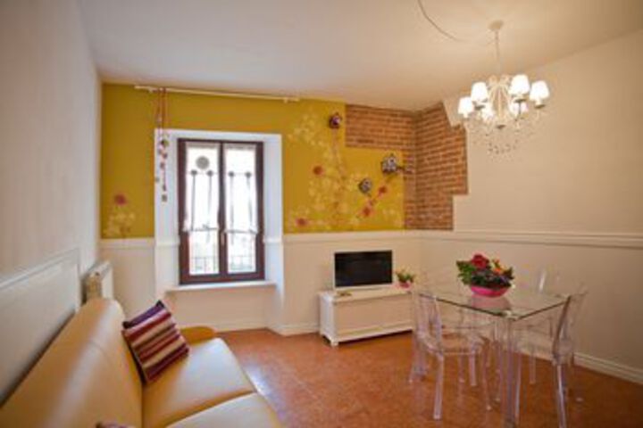 Room 14 of 18