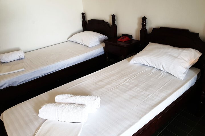 Room 4 of 38