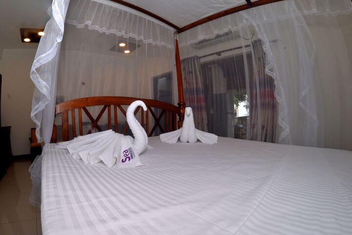 Room 1 of 10