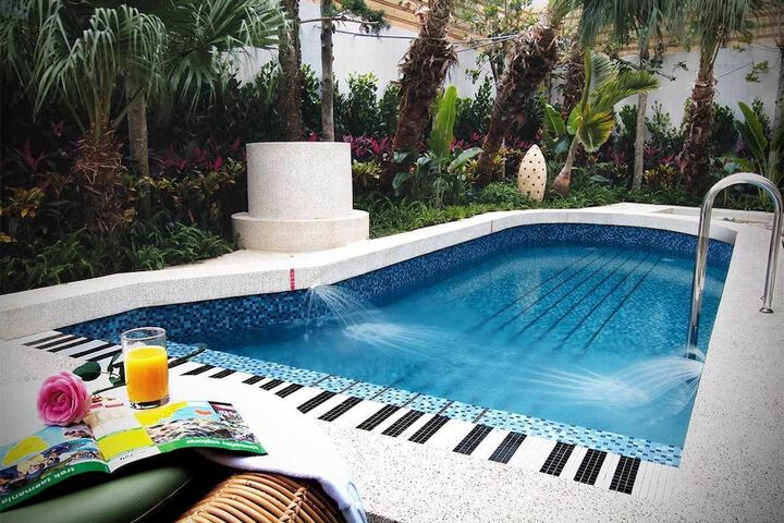 Pool 41 of 61