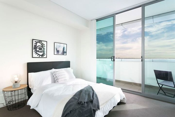 Room 8 of 25