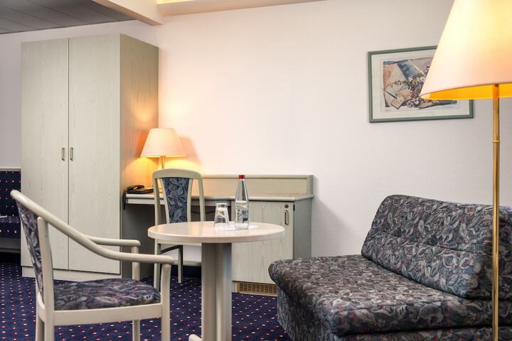 Room 4 of 34