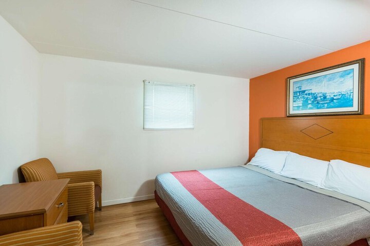Room 15 of 25