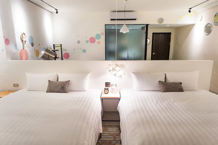 Room 44 of 127