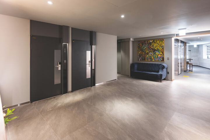 Ballroom/Hall 140 of 151