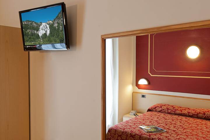 Room 6 of 55