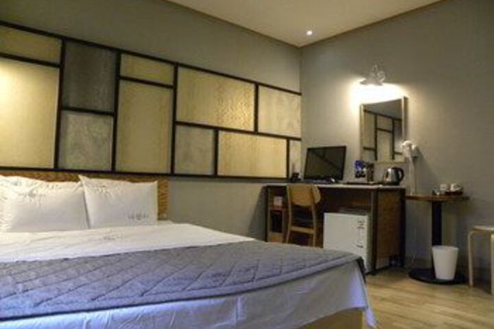Room 43 of 53